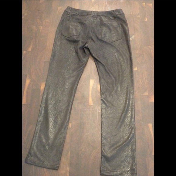 Snakeskin print black pants size 6 - Picture 2 of 6